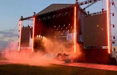 Uroczyste otwarcie nowej siedziby firmy.