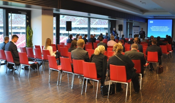 tworzenie aplikacji dedykowanych, interaktywne konferencje