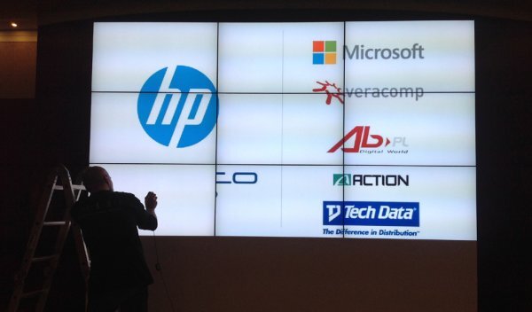 wypożyczalnia sprzętu multimedialnego, wynajem diody, wynajem ekranów bezszwowych