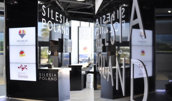 ekrany diodowe, ekrany bezszwowe na targi w cannes