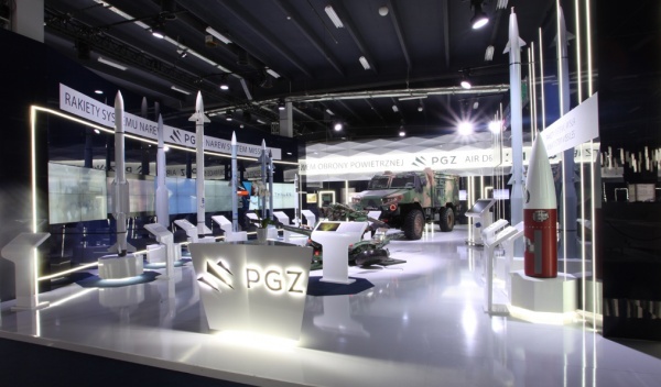 tłumaczenia symultaniczne na targach, ekrany LCD, ekrany bezszwowe wynajem