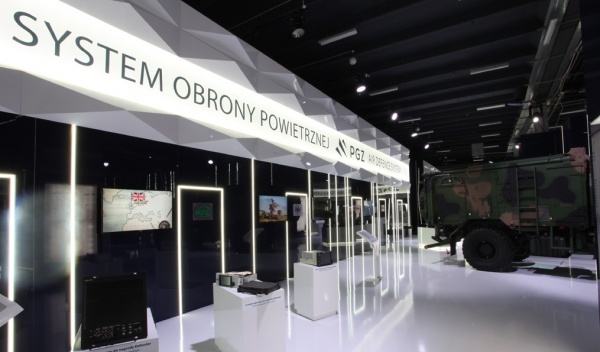 obsługa techniczna targów, wynajem ekranów bezszwowych, wynajem ekranów diodowych