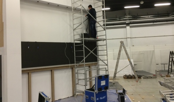 wynajem ekranów diodowych na targi, obsługa stoisk targowych