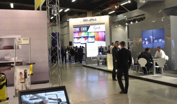 budowa stoisk targowych, multimedia na targi