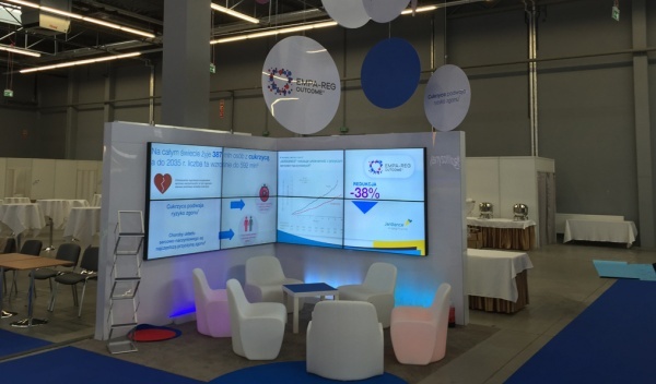 techniczna obsługa kongresów medycznych, wynajem ekranów bezszwywych