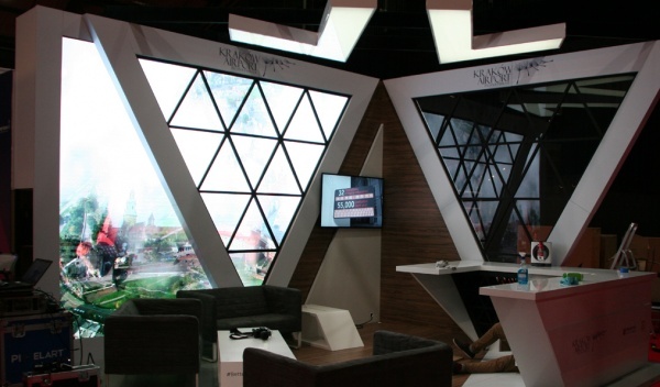 techniczna obsługa targów, dioda pixelart, wynajem ekranów diodowych