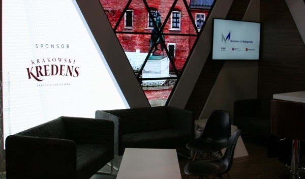 dioda na stoiska targowe, wynajem ekranów diodowych