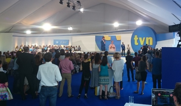 techniczna obsługa programów telewizyjnych, ekrany diodowe do telewizji