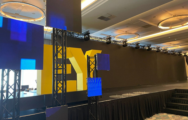 scena, światło, dźwięk, multimedia, realizacja