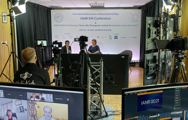 Konferencje online, aplikacja do streamingu webbi, międzynarodowe połączenia live