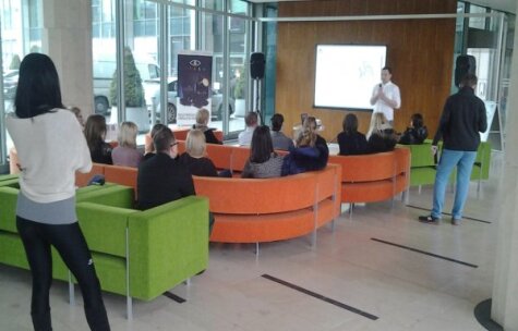 obsługa konferencji, wypożyczalnia projektorów, wynajem ekranów projekcyjnych