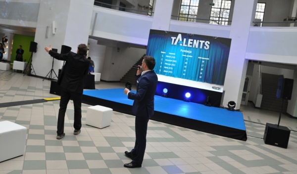 techniczna obsługa eventów, nagłośnienie, scena, oświetlenie