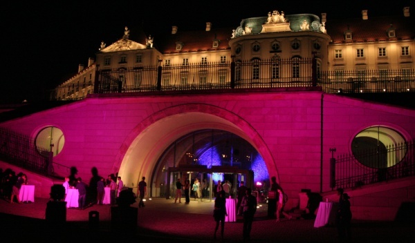 obsługa techniczna imprez, wynajem ekranów bezszwowych