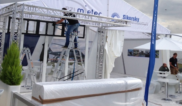 wynajem podestów scenicznych, wynajem konstrukcji scenicznych