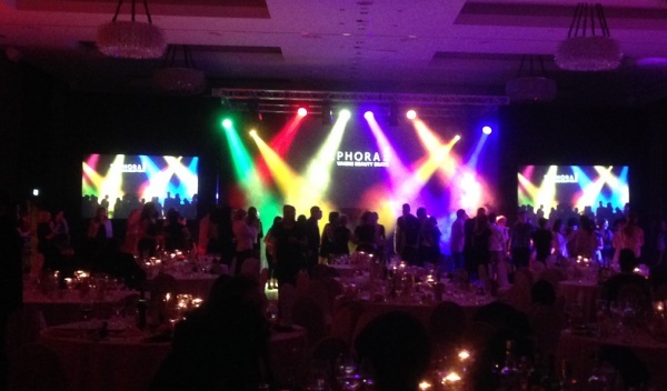 wynajem ekranów ramowych, wynajem projektorów fullhd