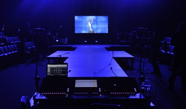 wypożyczalnia ekranów bezszwowych, wynajem projektorów