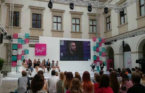 obsługa konferencji dla stacji telewizyjnych, obsługa konferencji dla tv, ekrany diodowe w telewizji