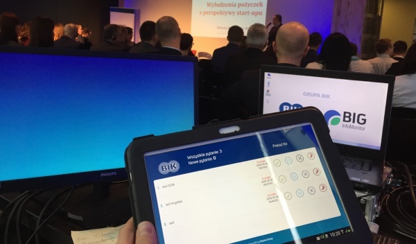 techniczna obsługa konferencji, oświetlenie na eventy, wynajem ekranów diodowych