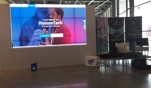 techniczna obsługa konferencji, wynajem ekranów bezszwowych