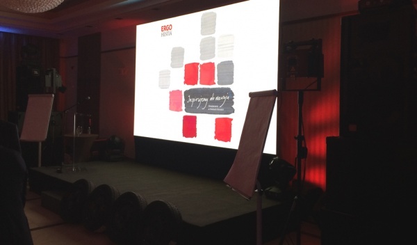 organizowanie konferencji, wynajem sprzętu multimedialnego