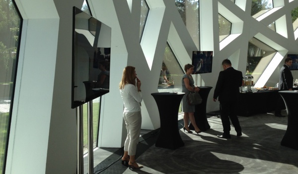 wynajem ekranów diodowych, wynajem ekranów bezszwowych