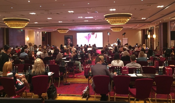 obsługa tłumaczeń symultanicznych, techniczna obsługa imprez