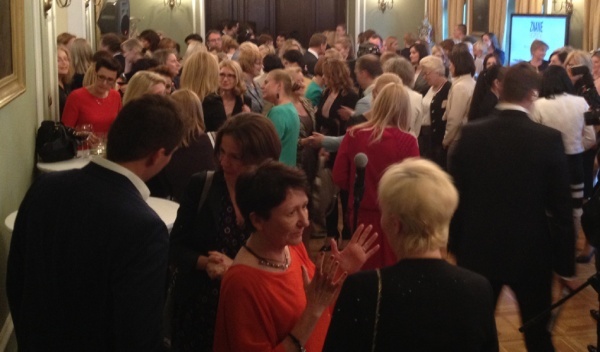 obsługa techniczna konferencji, wynajem ekranów LED