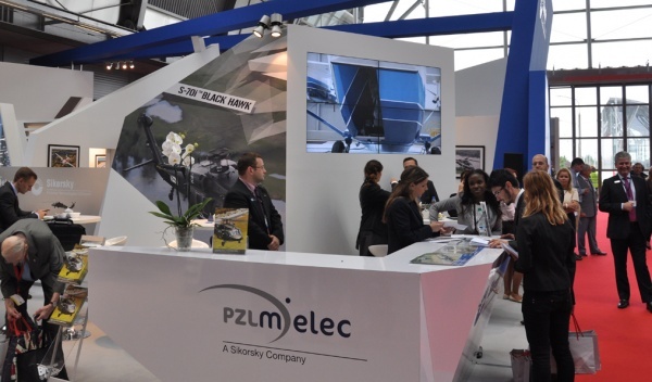 wypożyczalnia ekranów bezszwowych, wynajem ekranów na stoiska targowe