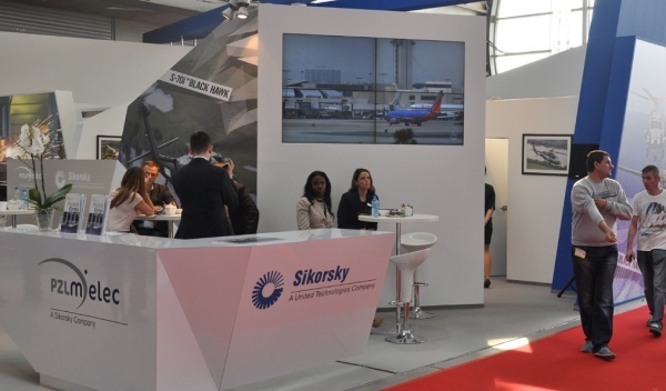 obsługa stoisk targowych, ekrany diodowe na targi