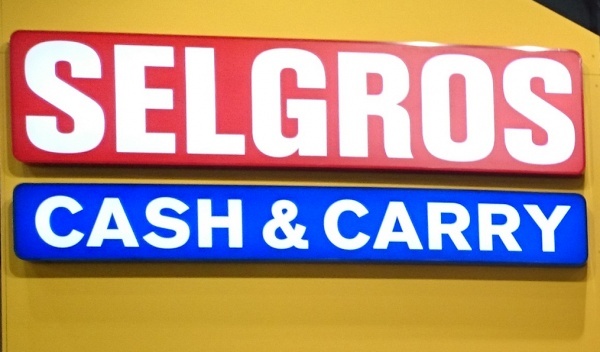 wynajem ekranów bezszwowych, techniczna obsługa stoisk targowych