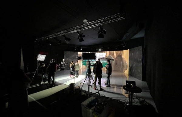 produkcja filmu, studio, oświetlenie,