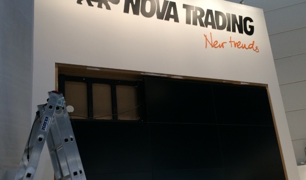 wynajem bezszwowych ekranów, obsługa techniczna stoisk targowych