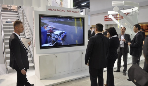 wynajem ekranów bezszwowych na targi, wynajem ekranów diodowych na targi