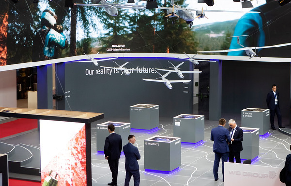 coolux, ekran diodowy, konstrukcja, światło, realizacja