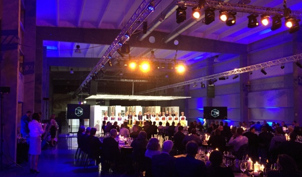 konstrukcje sceniczne, wynajem ekranów bezszwowych, realizacja wizji