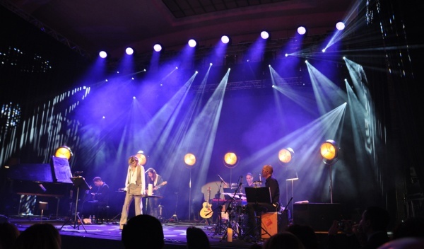 techniczna obsługa eventów, światło, wynajem oświetlenia, realizacja światła