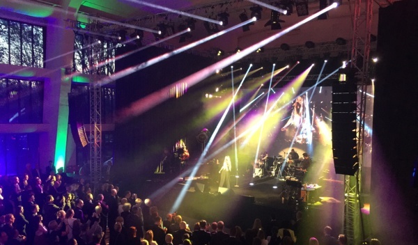 wynajem ekranów diodowych, montaż scen, realizacja wizji