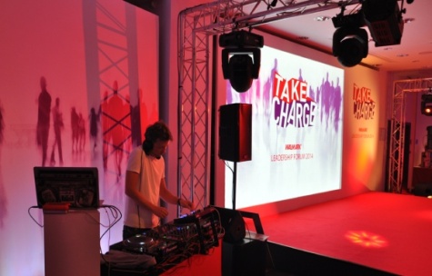 techniczna obsługa konferencji, wynajem ekranów diodowych