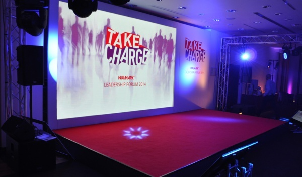 multimedialna obsługa konferencji, wynajem sprzętu multimedialnego