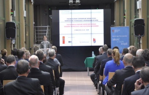 tłumaczenia symultaniczne, obsługa tłumaczeń symultanicznych, wynajem ekranów diodowych