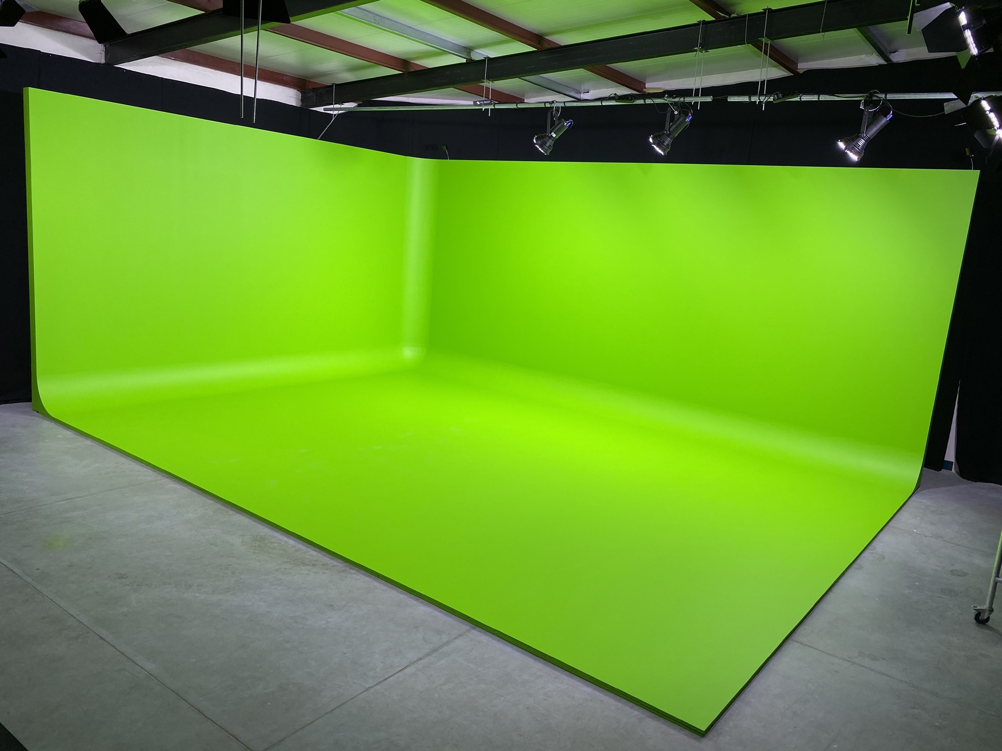 Logo Studio Green Screen w Warszawie - wynajem, oświetlenie, obsługa realizacyjna.